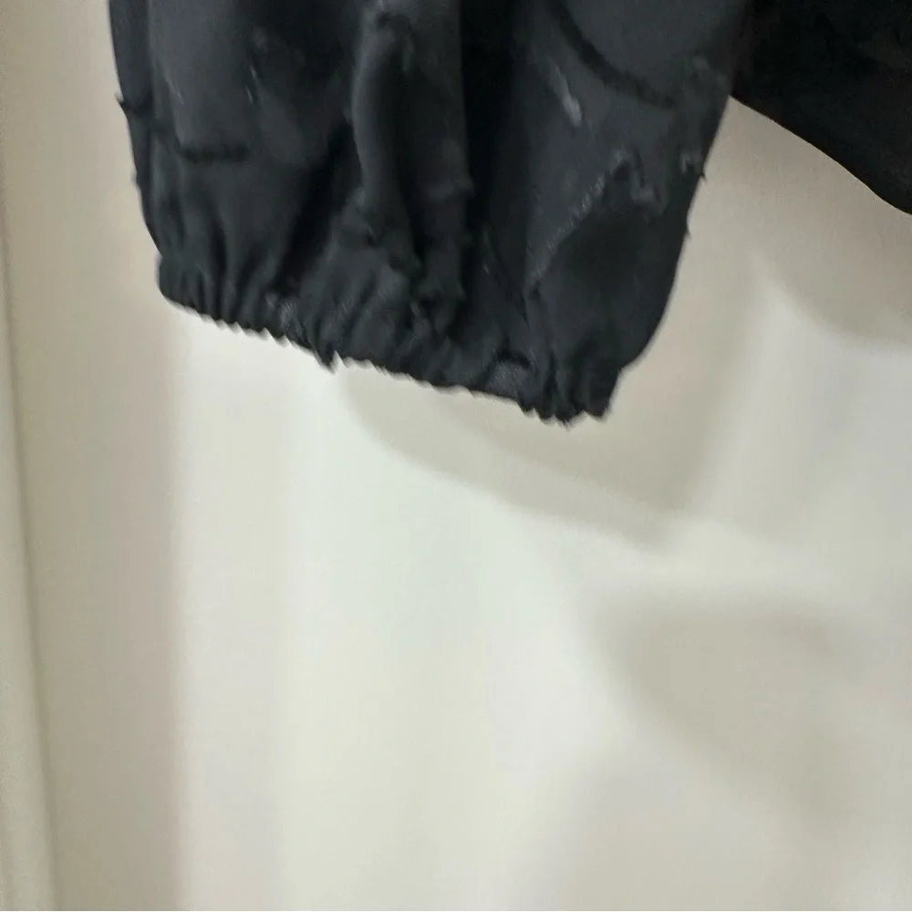 Madewell Black Floral Jacquard Side Tie Wrap Top, Size Medium - Picture 8 of 10